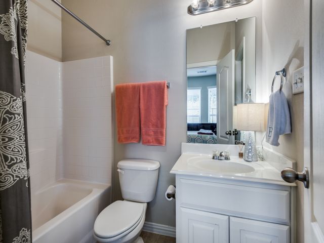 2500 Rockbrook Drive 29, Lewisville, TX 75067