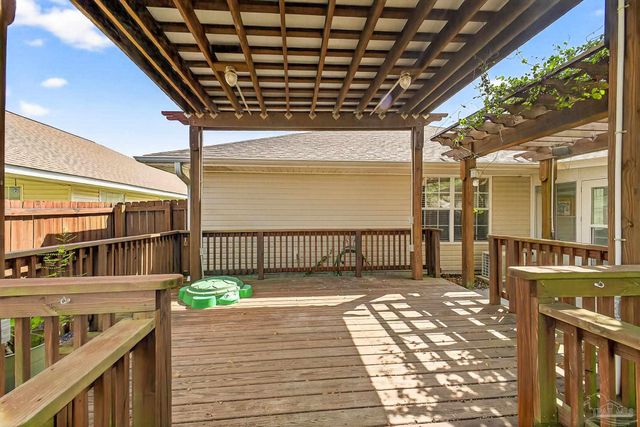 2380 Bur Oak Dr, Cantonment, FL 32533