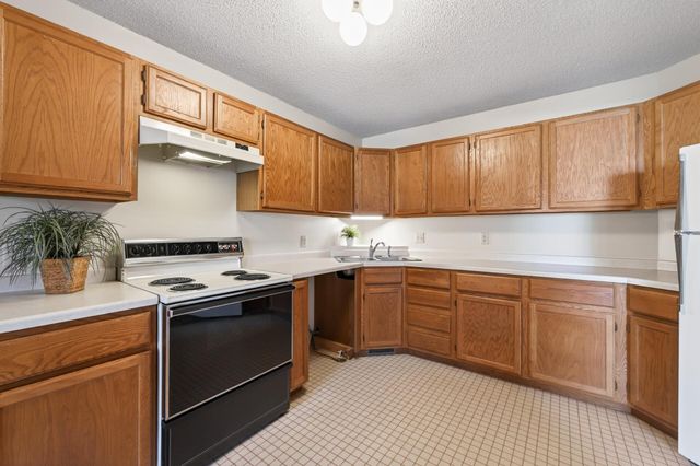 4061 Maureen Drive NE 204NE, Columbia Heights, MN 55421