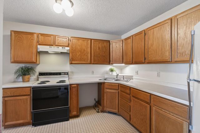 4061 Maureen Drive NE 204NE, Columbia Heights, MN 55421