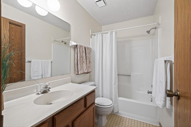 4061 Maureen Drive NE 204NE, Columbia Heights, MN 55421