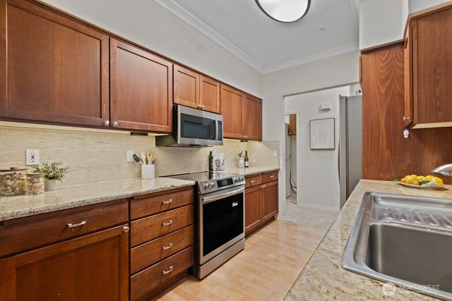 22752 SE 43rd Court, Issaquah, WA 98029