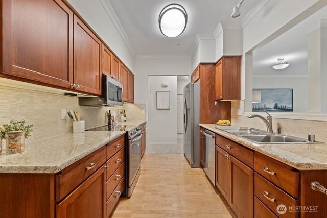 22752 SE 43rd Court, Issaquah, WA 98029