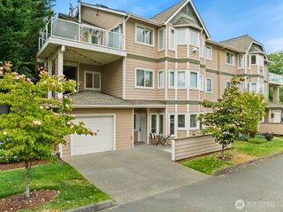 22752 SE 43rd Court, Issaquah, WA 98029