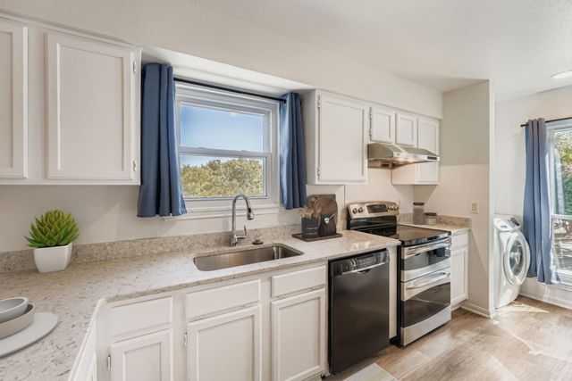 2450 Wickersham LN 604, Austin, TX 78741