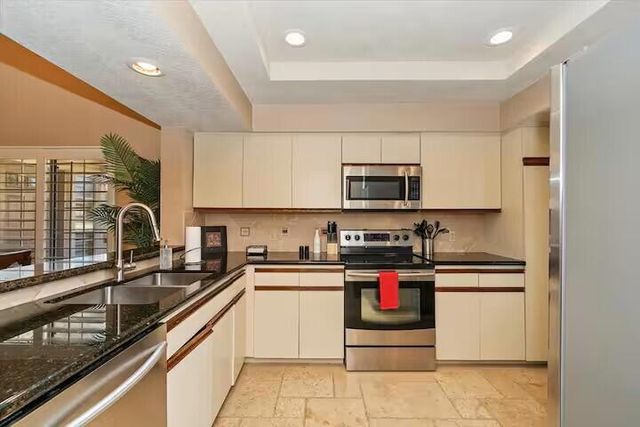 288 Desert Falls Drive E, Palm Desert, CA 92211