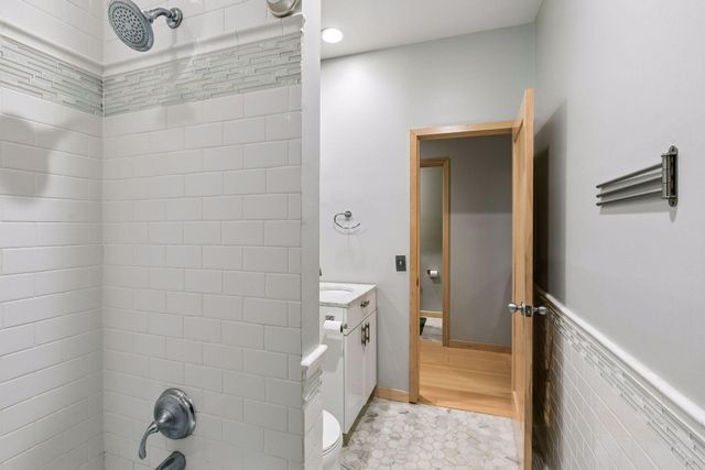 561 Laurel Avenue 1, Saint Paul, MN 55102