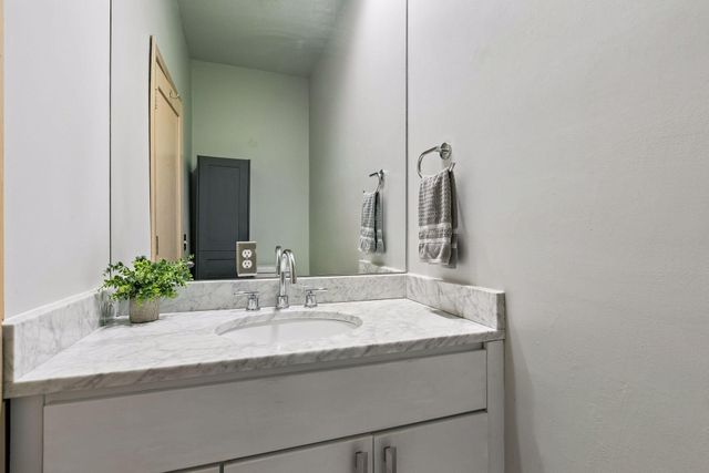 561 Laurel Avenue 1, Saint Paul, MN 55102