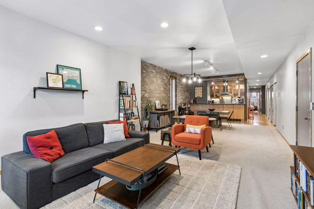 561 Laurel Avenue 1, Saint Paul, MN 55102