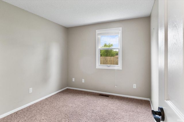 3914 Thornbury Place, Fort Wayne, IN 46804