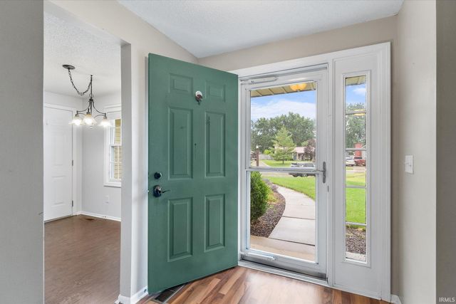 3914 Thornbury Place, Fort Wayne, IN 46804