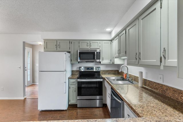 3914 Thornbury Place, Fort Wayne, IN 46804