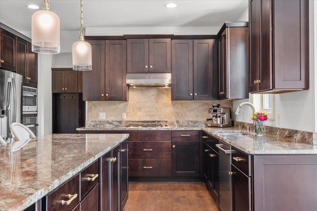 N47W7810 Parkland ROAD, Cedarburg, WI 53012