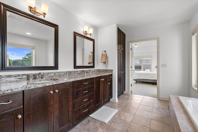 N47W7810 Parkland ROAD, Cedarburg, WI 53012
