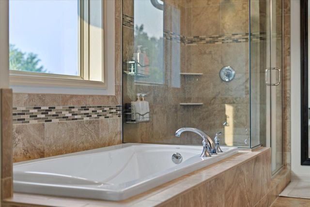N47W7810 Parkland ROAD, Cedarburg, WI 53012