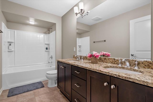 N47W7810 Parkland ROAD, Cedarburg, WI 53012