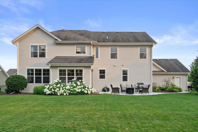 N47W7810 Parkland ROAD, Cedarburg, WI 53012