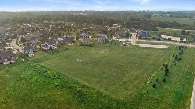 N47W7810 Parkland ROAD, Cedarburg, WI 53012