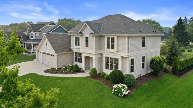 N47W7810 Parkland ROAD, Cedarburg, WI 53012