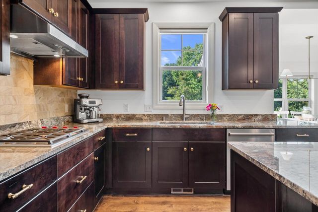 N47W7810 Parkland ROAD, Cedarburg, WI 53012