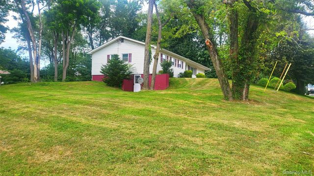 12 High Ridge Road, Poughkeepsie, NY 12603