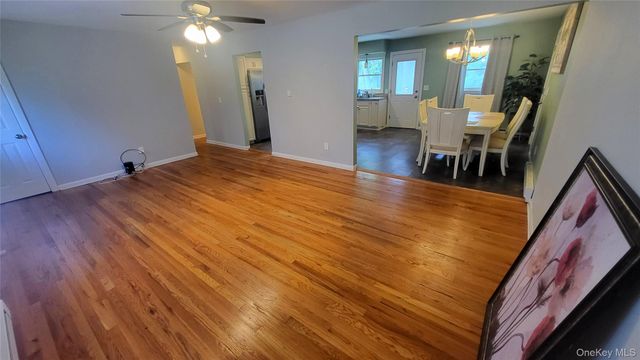 12 High Ridge Road, Poughkeepsie, NY 12603