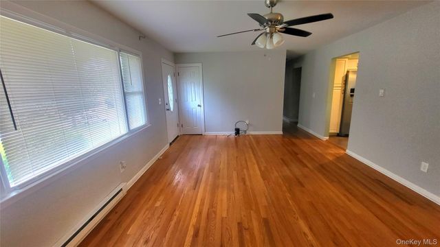 12 High Ridge Road, Poughkeepsie, NY 12603