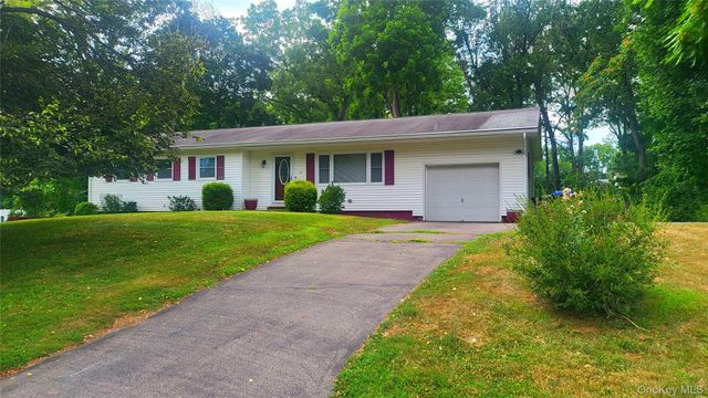 12 High Ridge Road, Poughkeepsie, NY 12603