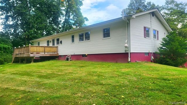 12 High Ridge Road, Poughkeepsie, NY 12603