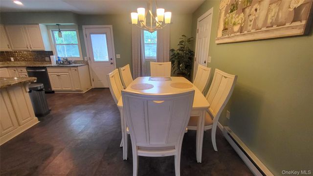12 High Ridge Road, Poughkeepsie, NY 12603