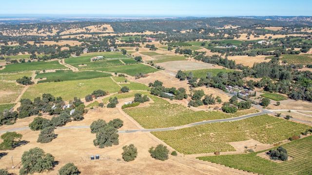 19940 Shenandoah School Rd, Plymouth, CA 95669