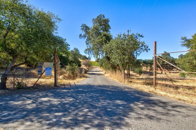 19940 Shenandoah School Rd, Plymouth, CA 95669
