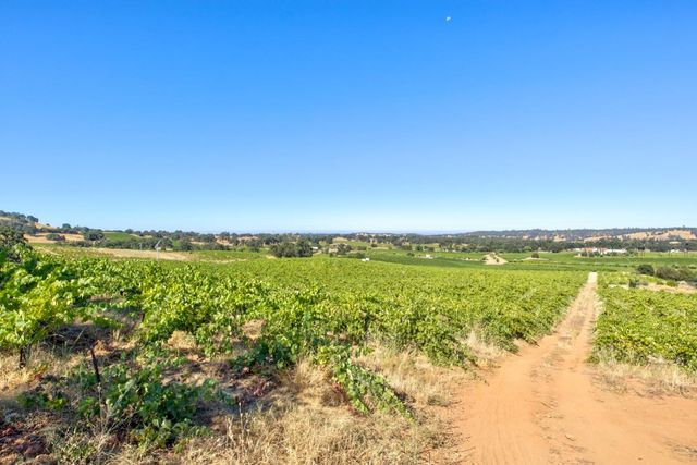 19940 Shenandoah School Rd, Plymouth, CA 95669