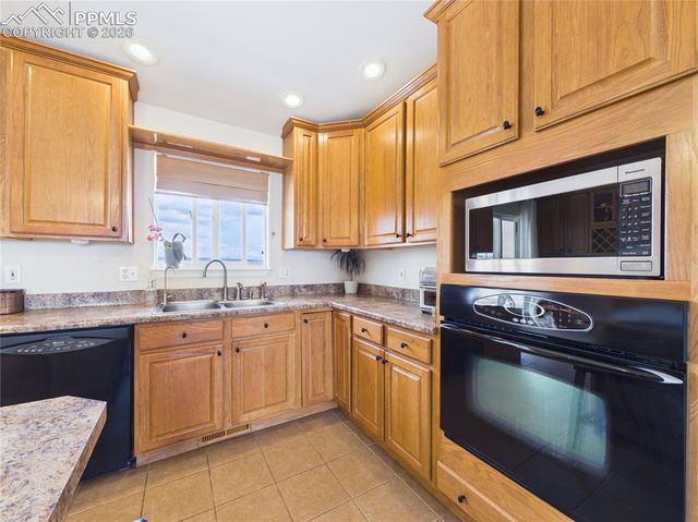 221 W Bywood Drive, Pueblo West, CO 81007
