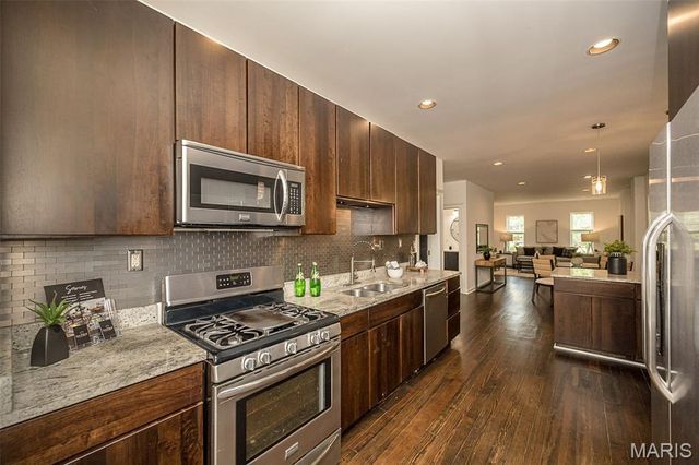 6418 W Park Avenue, St Louis, MO 63139