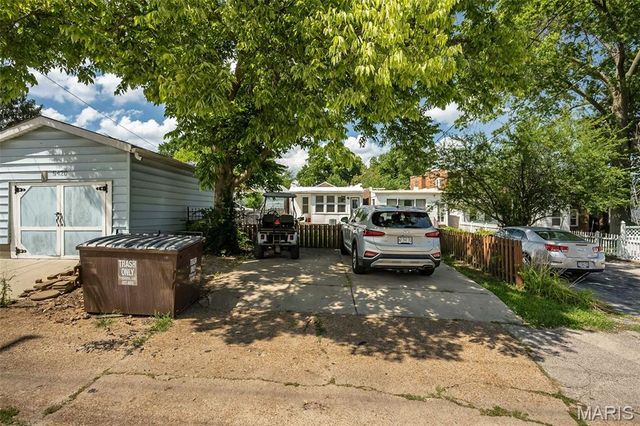 6418 W Park Avenue, St Louis, MO 63139