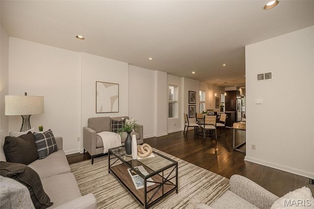 6418 W Park Avenue, St Louis, MO 63139