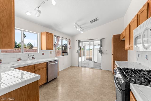 3704 Penedos Drive, Las Vegas, NV 89147