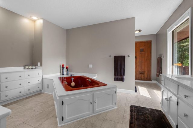 1881 65th Street NE, Rochester, MN 55906