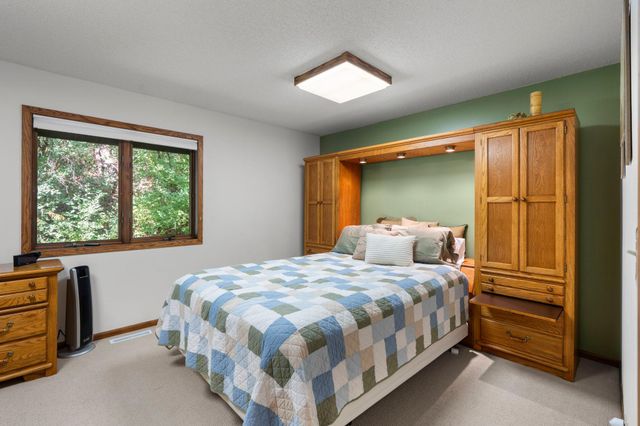 1881 65th Street NE, Rochester, MN 55906