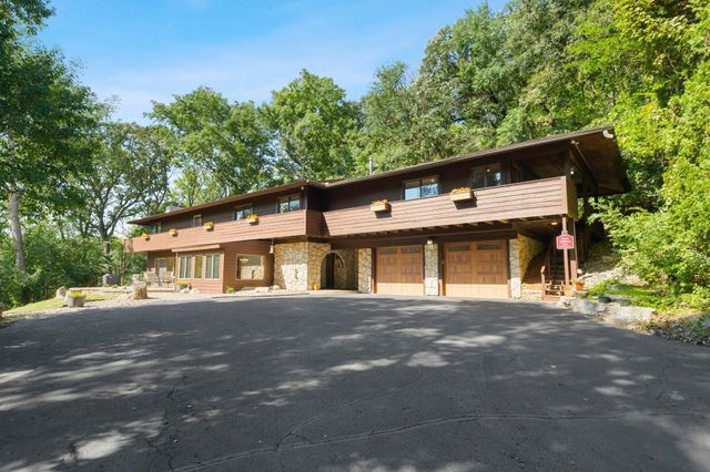 1881 65th Street NE, Rochester, MN 55906