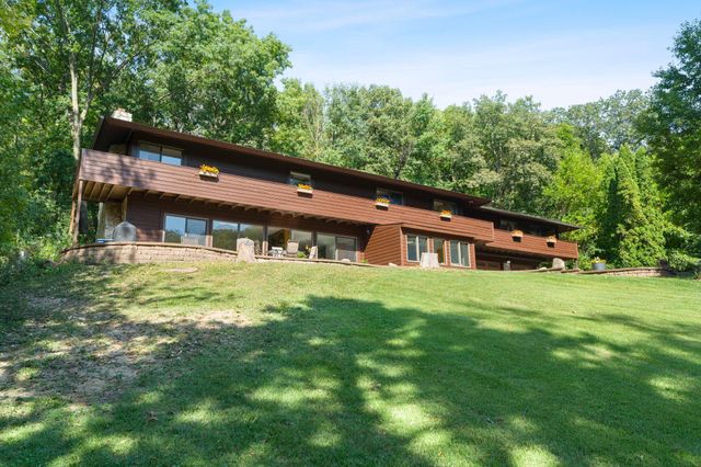 1881 65th Street NE, Rochester, MN 55906