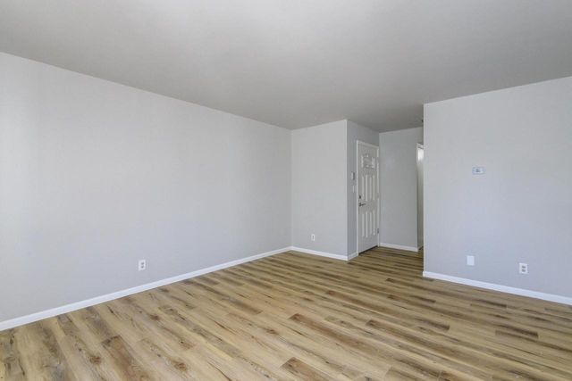 1891 Parknoll LANE, Port Washington, WI 53074