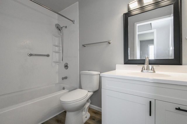 1891 Parknoll LANE, Port Washington, WI 53074