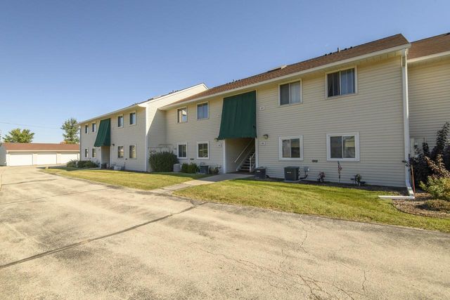 1891 Parknoll LANE, Port Washington, WI 53074