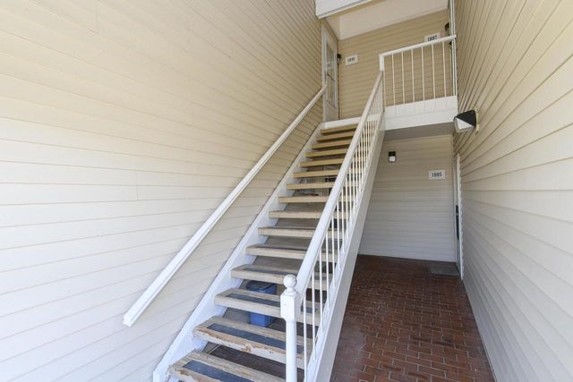 1891 Parknoll LANE, Port Washington, WI 53074