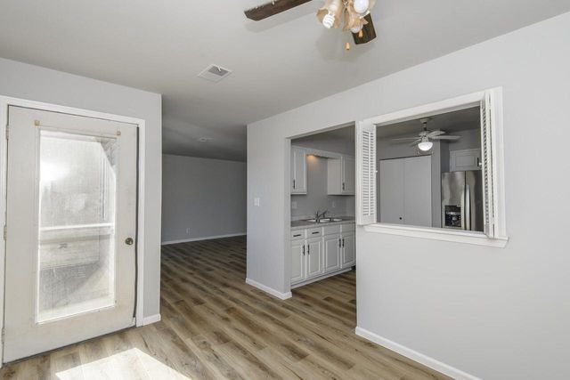 1891 Parknoll LANE, Port Washington, WI 53074