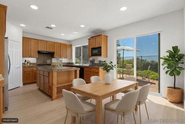 11586 Swan Lake Dr, San Diego, CA 92131