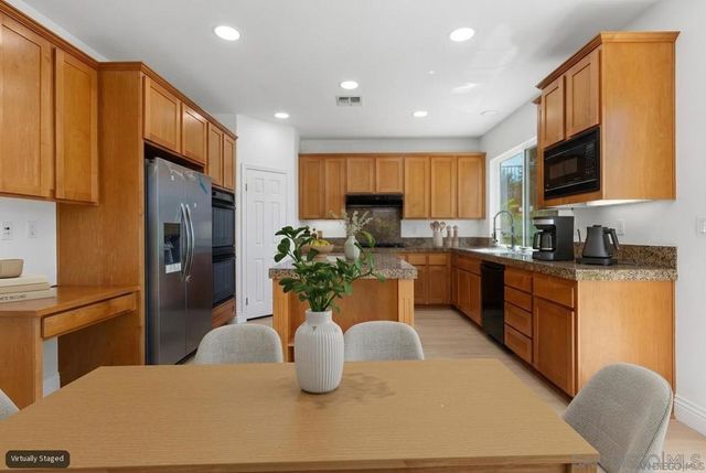 11586 Swan Lake Dr, San Diego, CA 92131