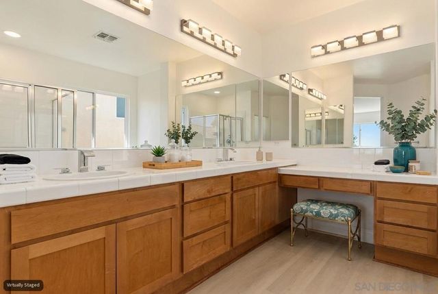 11586 Swan Lake Dr, San Diego, CA 92131